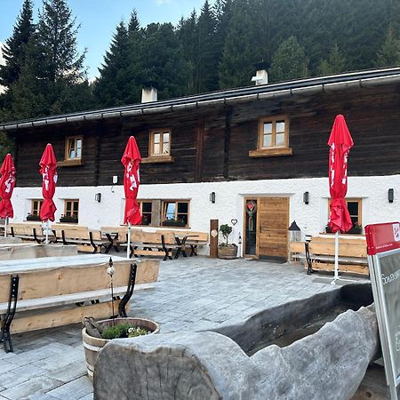 Hotel Peer Alm à Navis Extérieur photo