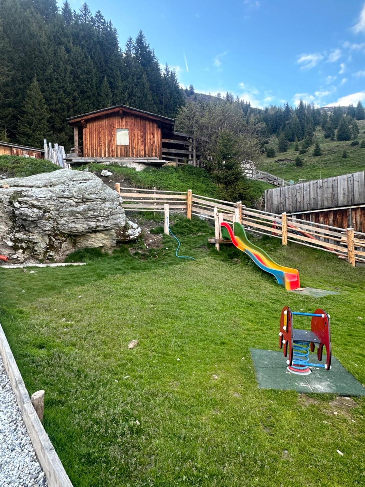 Hotel Peer Alm à Navis Extérieur photo